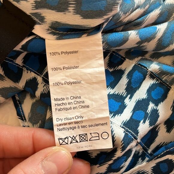 Derek Lam Collective Crosby Leopard Ruffle Hem Top Women Sz 4 Animal Print Blue - Picture 12 of 12